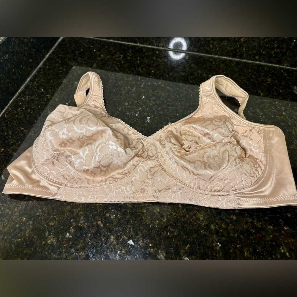 PLAYTEX NIP Wireless Bra in Tan